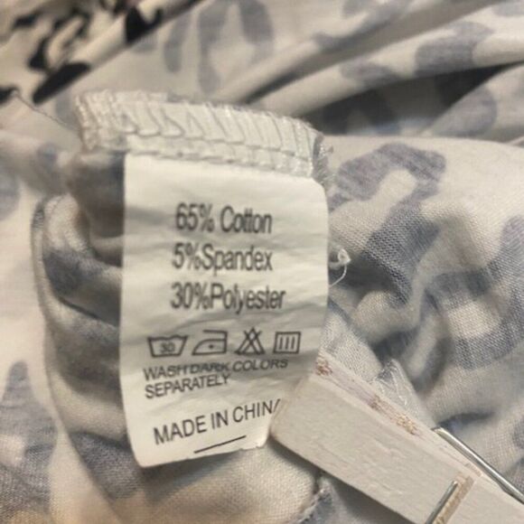 Maysoar Black/White V-neck Leopard print tunic, size XXL - Picture 4 of 4